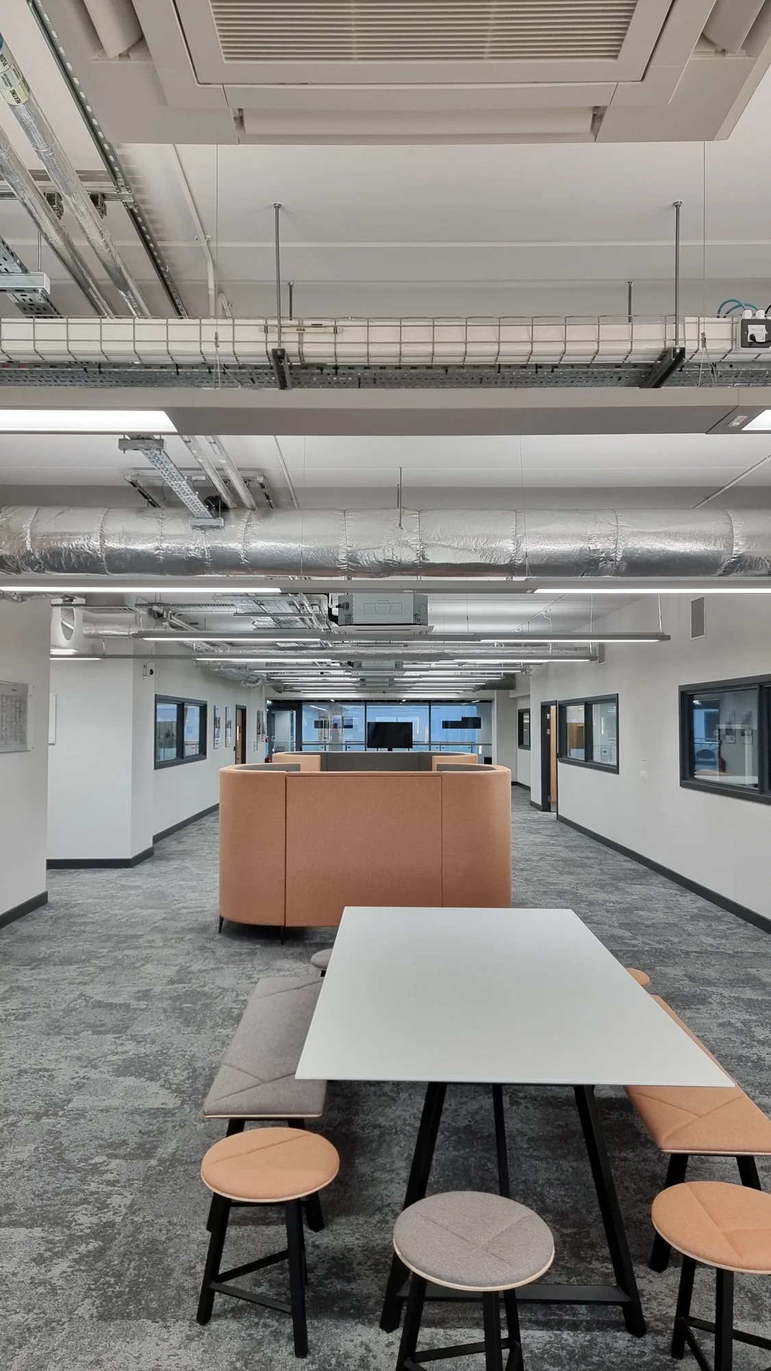 Jarvale-Construction-Doncaster-College-Group-DNCG-IoT-Roof-Project-11 Refurbished classroom and breakout space at Doncaster College