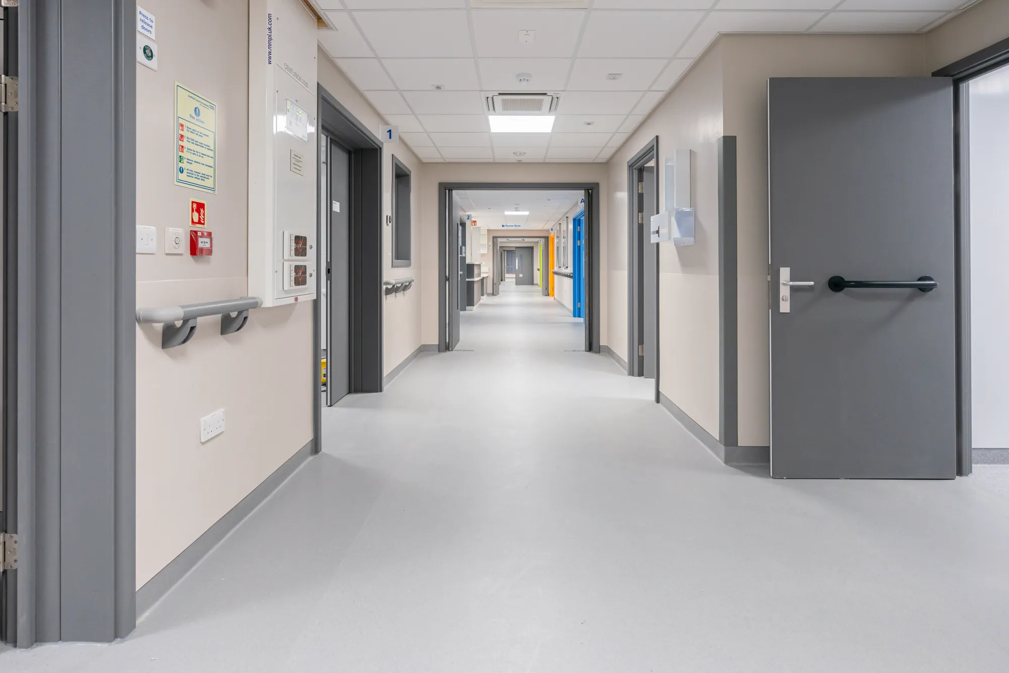 Jarvale-Construction-Northern-General-Hospital-Decant-Wards-Sheffield-15 Refurbished hospital room within Northern General Hospital decant ward project