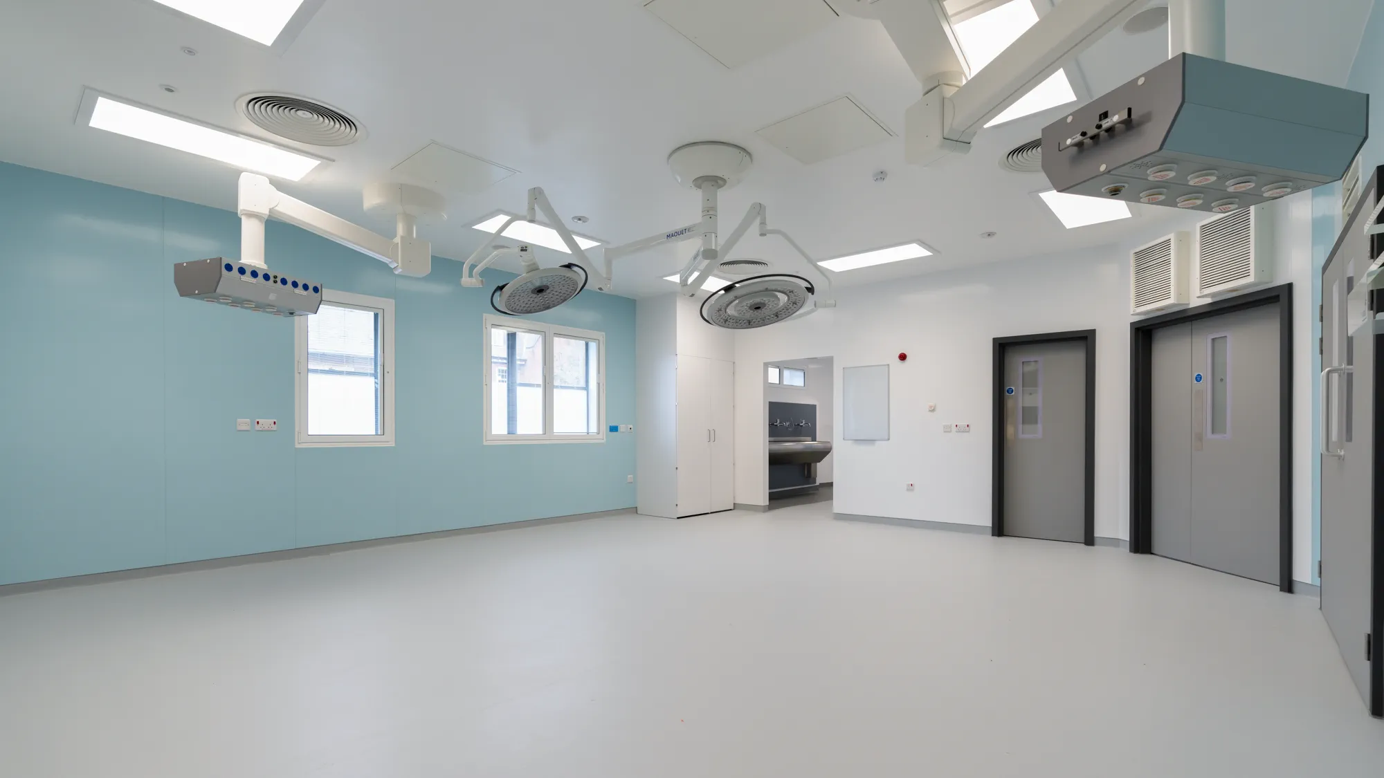 Jarvale-Construction-Northern-General-Hospital-Firth-Operating-Theatres-Sheffield-24 Hospital operating theatre equipment and infrastructure installation